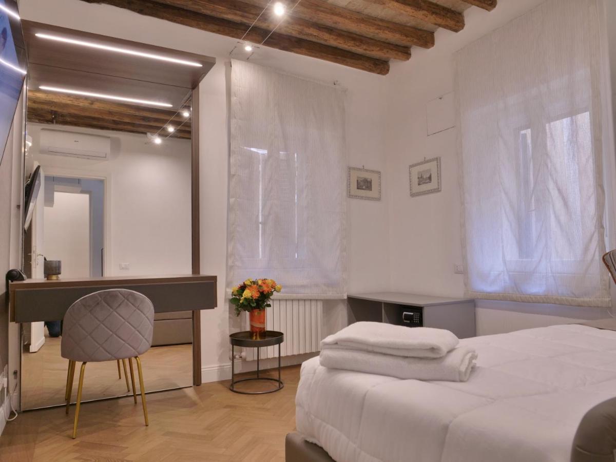 Helmirage Trevi Suite Roma Exterior foto