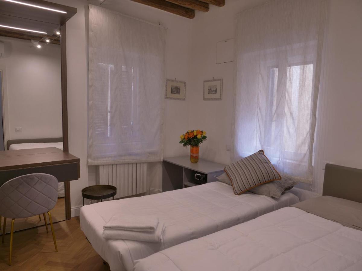 Helmirage Trevi Suite Roma Exterior foto