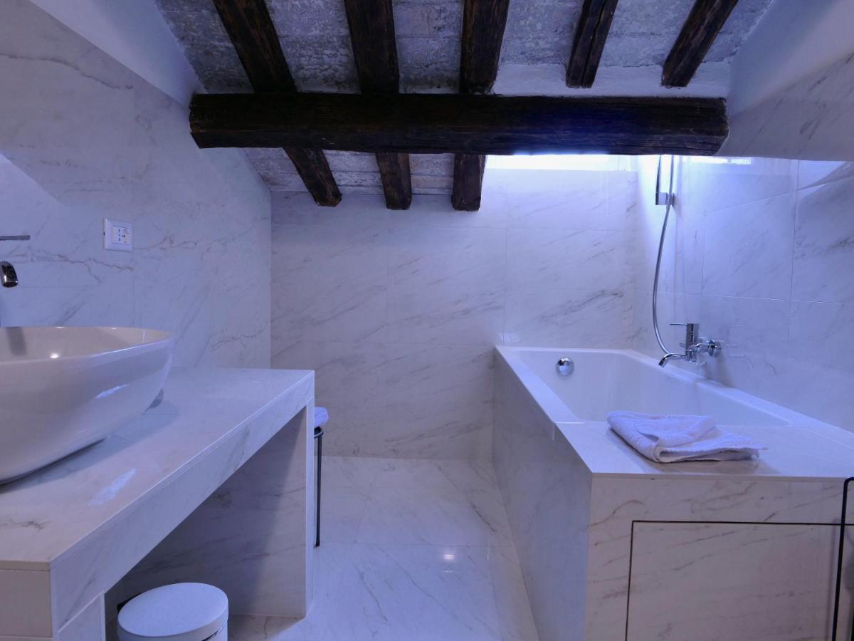 Helmirage Trevi Suite Roma Exterior foto